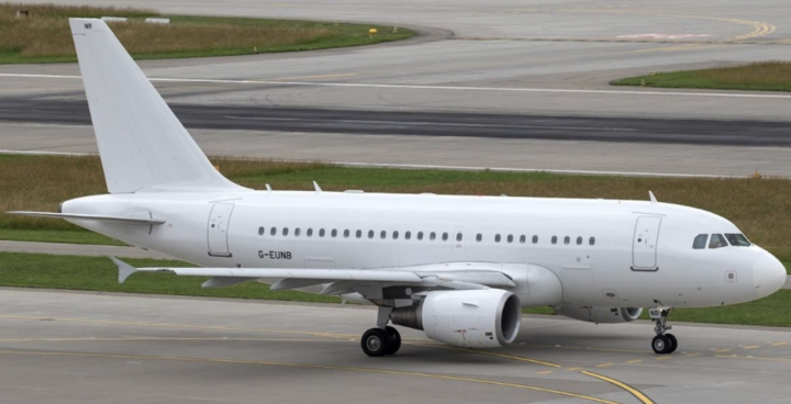 Thumbnail photo of a Airbus A318 aircraft